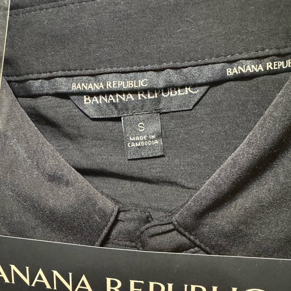 Banana Republic Long Sleeve Satin Pullover. - Picture 3 of 5